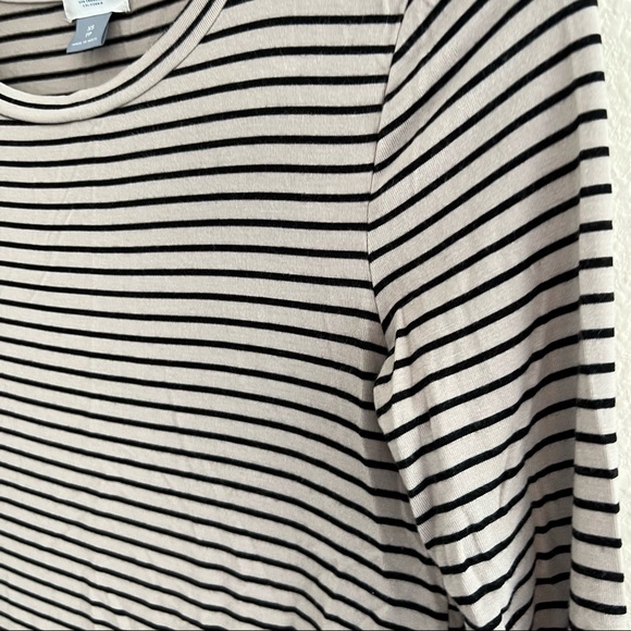 Old Navy Taupe/Black Stripe Tee Sz XS - Picture 2 of 4